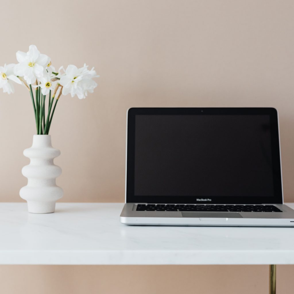 Verkkokurssit yrittäjille ja yrityksen liiketoiminnan kehittämiseen tai myymiseen